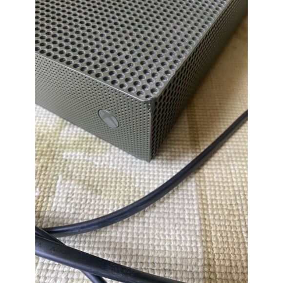 Excellent Used Condition XBox One S Game Console with DVD Player - Picture 3 of 6